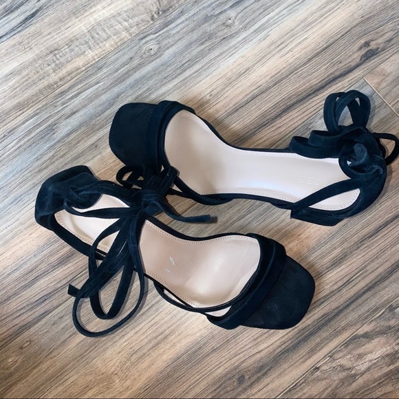 Suede BCBGeneration Block Tie Up Heels 9.5 - Picture 6 of 6